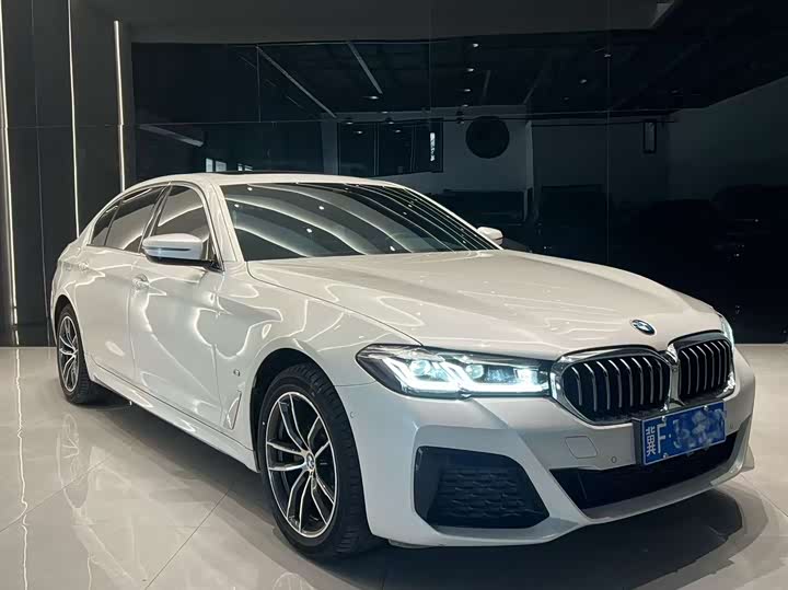 BMW 5 Series, 2023 — фото 3 из 9