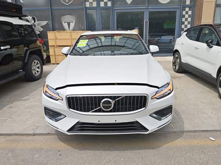 Volvo S60, 2025 — фото 3 из 9