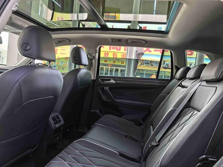 Volkswagen Tiguan L Pro, 2023 — фото 7 из 10