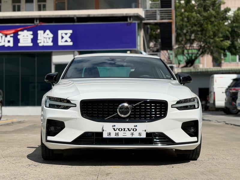 Volvo S60, 2023 — фото 2 из 12
