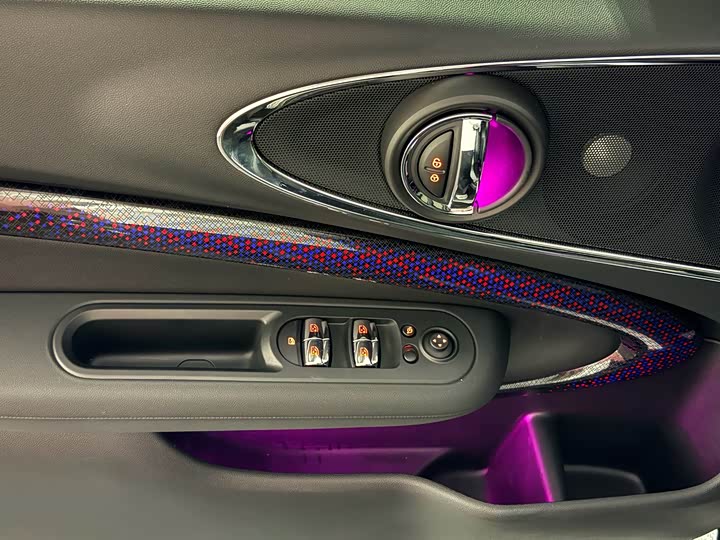 Mini Clubman, 2023 — фото 5 из 9