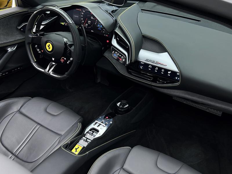 Ferrari SF90, 2022 — фото 9 из 12