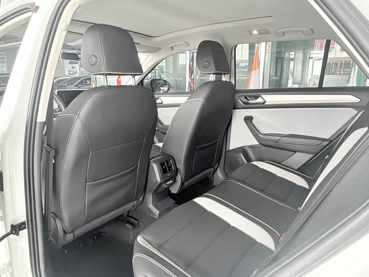 Volkswagen T-Roc, 2023 — фото 5 из 9
