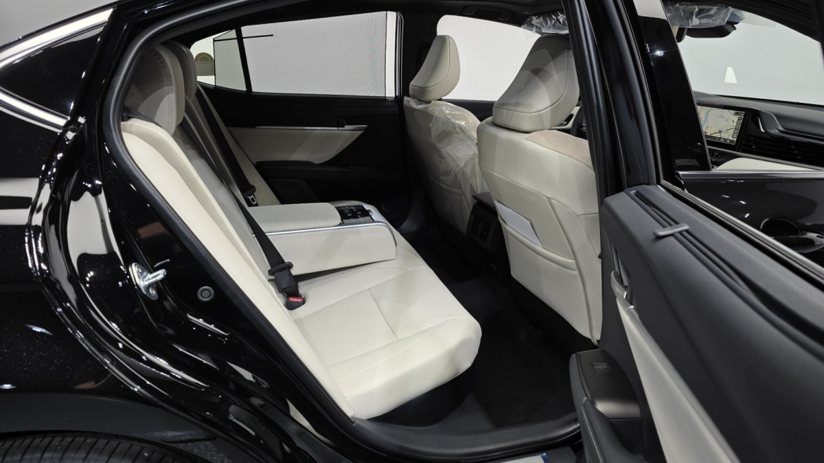 Toyota Camry, 2026 — фото 11 из 12
