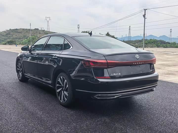Volkswagen Passat, 2022 — фото 7 из 9