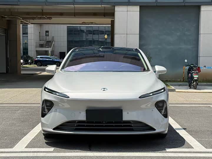 Nio ET7, 2023 — фото 2 из 9