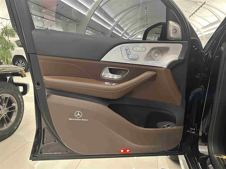 Mercedes-Benz GLS-Class, 2023 — фото 5 из 12