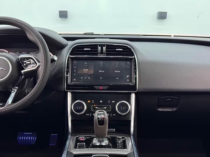 Jaguar XE L, 2023 — фото 9 из 9