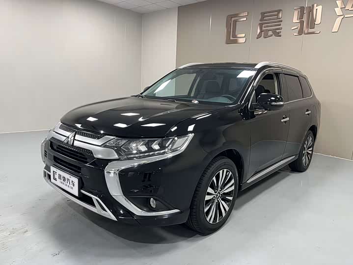 Mitsubishi Outlander, 2021 — купить в Казани под ключ