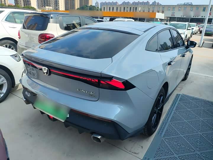 Changan UNI-V Hybrid, 2023 — фото 7 из 9