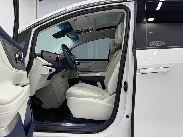 Buick GL8 Hybrid, 2025 — фото 7 из 9
