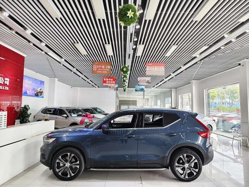Volvo XC40, 2022 — фото 4 из 12