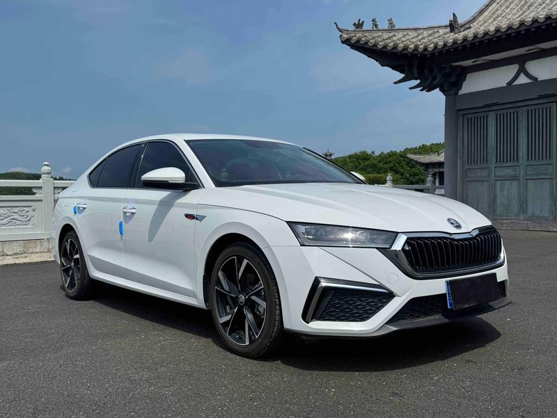 Skoda Octavia Pro, 2023 — фото 3 из 12