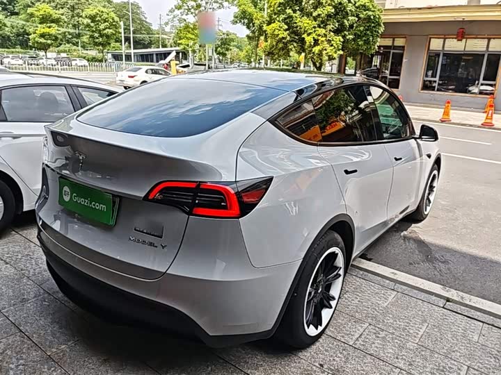Tesla Model Y, 2023 — фото 5 из 9