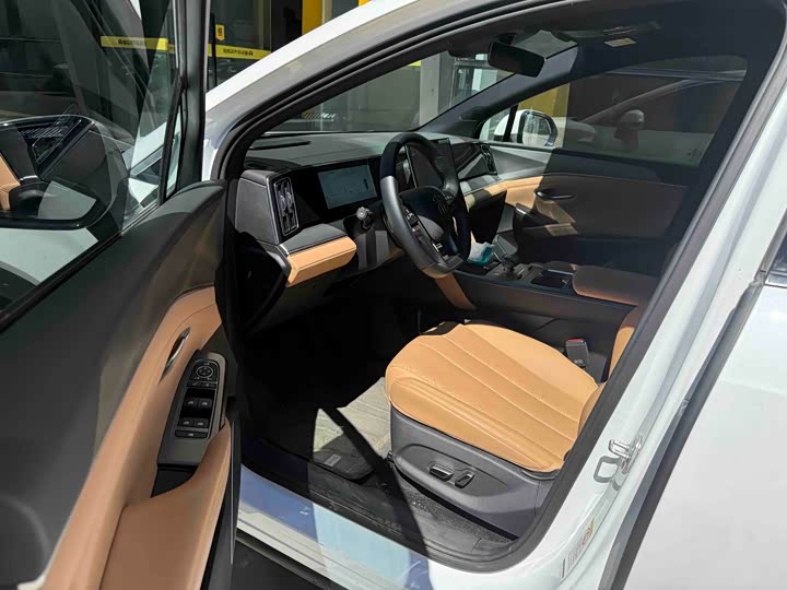 BYD Song L DM-i Hybrid, 2025 — фото 3 из 5
