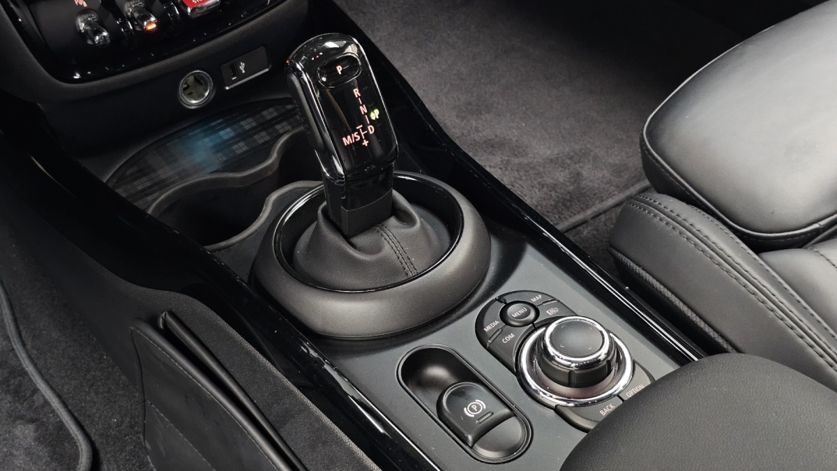 Mini Clubman, 2023 — фото 9 из 12