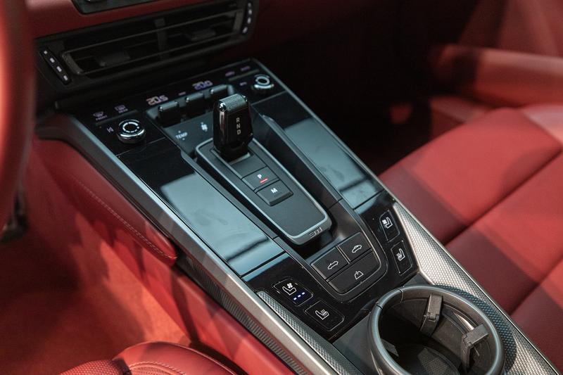 Porsche 911, 2023 — фото 8 из 10