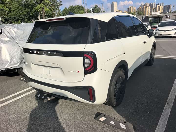 BAIC Arcfox Kaola S, 2025 — фото 4 из 9