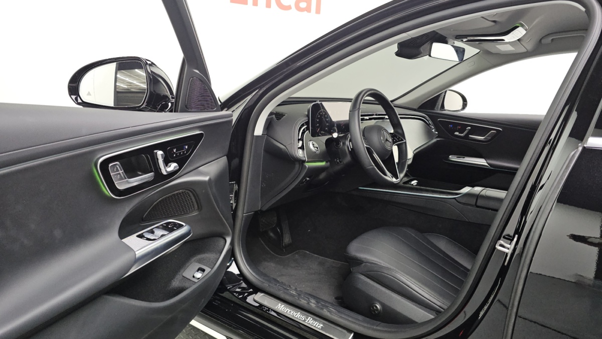 Mercedes-Benz E-Class, 2024 — фото 9 из 12