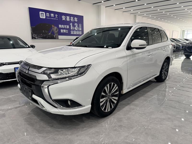 Mitsubishi Outlander, 2022 — купить в Липецке под ключ