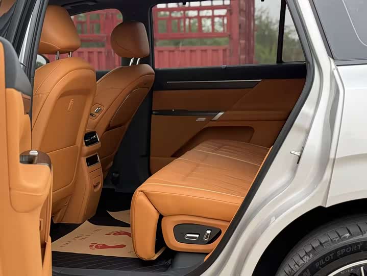 Dongfeng Yipai eπ 008, 2024 — фото 9 из 9