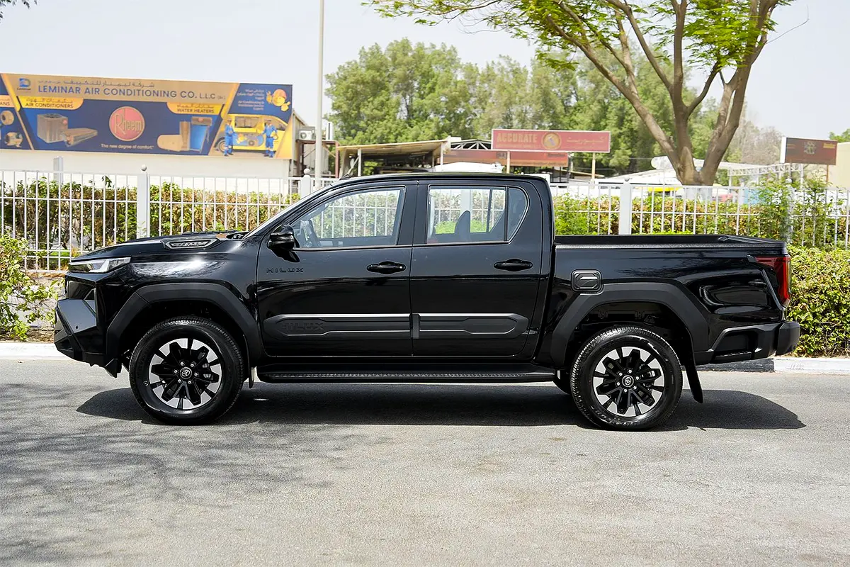 Toyota Hilux, 2026 — фото 7 из 10