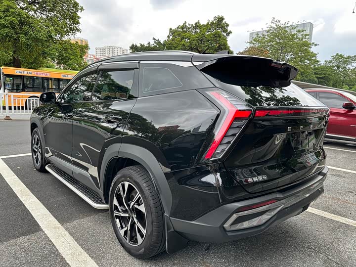 Geely Atlas L, 2024 — фото 4 из 9