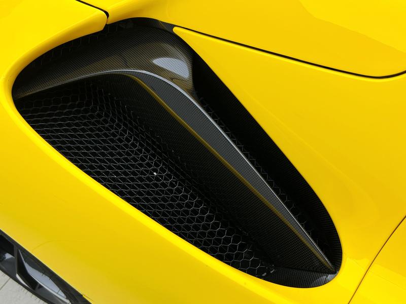 Ferrari SF90, 2022 — фото 8 из 12