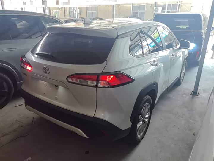 Toyota Corolla Cross, 2022 — фото 7 из 9