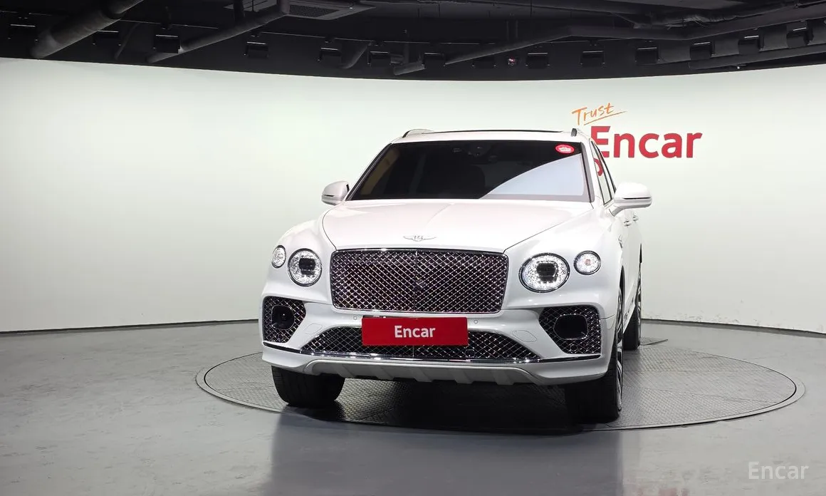 Bentley Bentayga, 2022 — фото 3 из 12