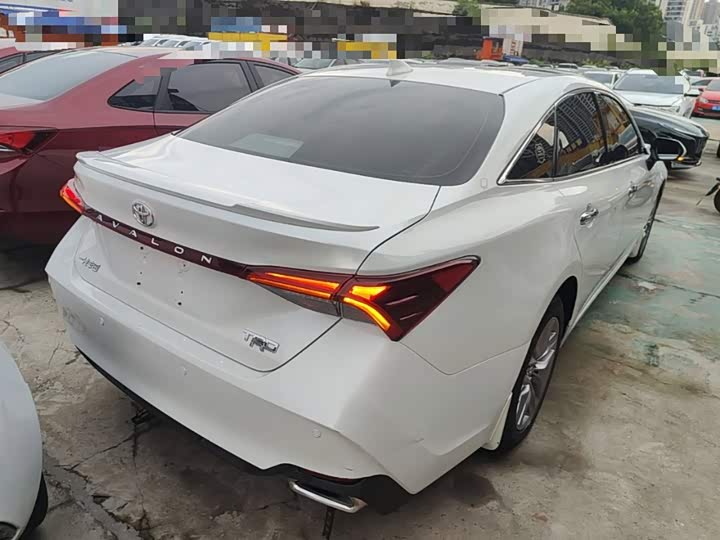 Toyota Avalon, 2022 — фото 7 из 9