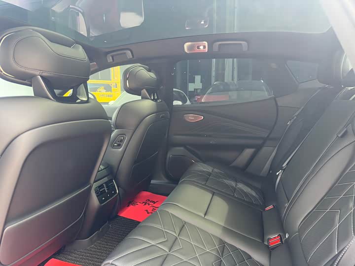 Lynk & Co 30 EM-P Hybrid, 2025 — фото 6 из 9