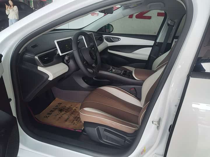 BYD Seal 05 DM-i Hybrid, 2025 — фото 8 из 9