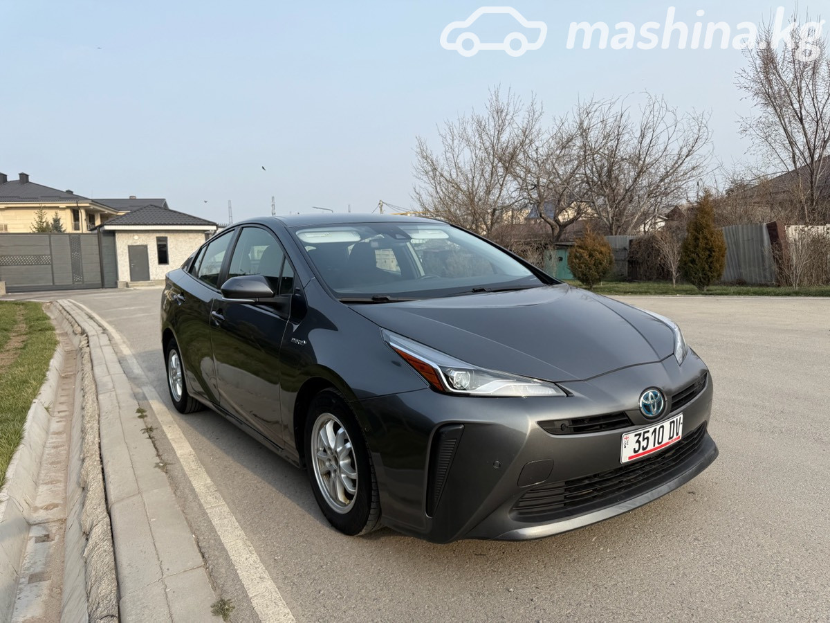 Toyota Prius, 2021 — фото 2 из 9