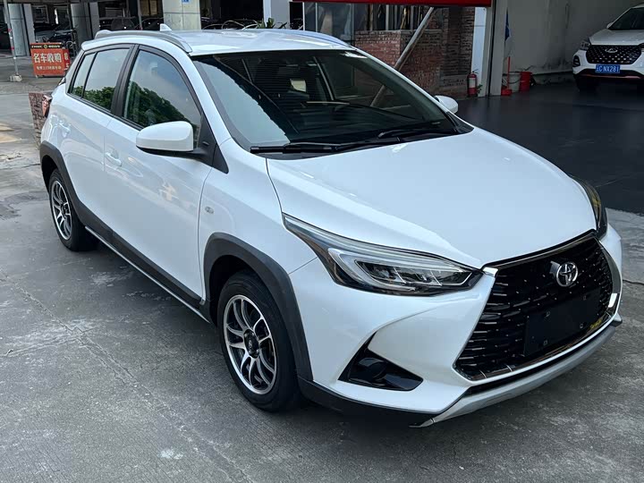 Toyota Yaris L Hatchback, 2021 — фото 3 из 9