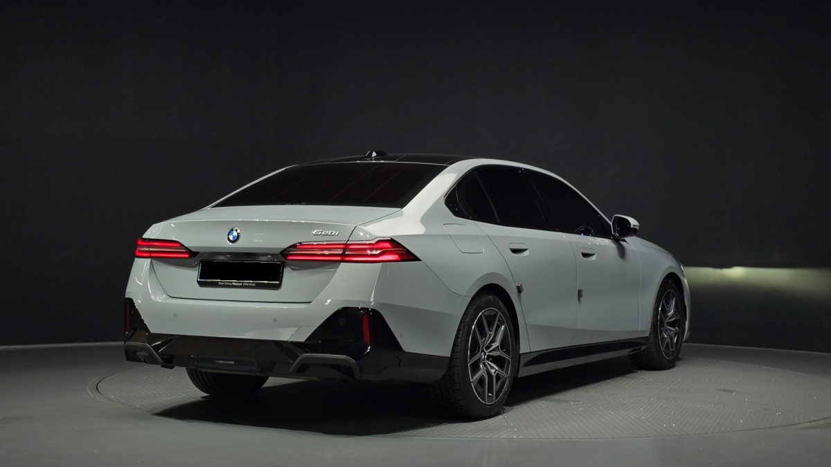 BMW 5 Series, 2025 — фото 2 из 12