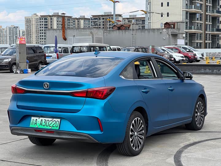 Changan Eado EV, 2022 — фото 6 из 9