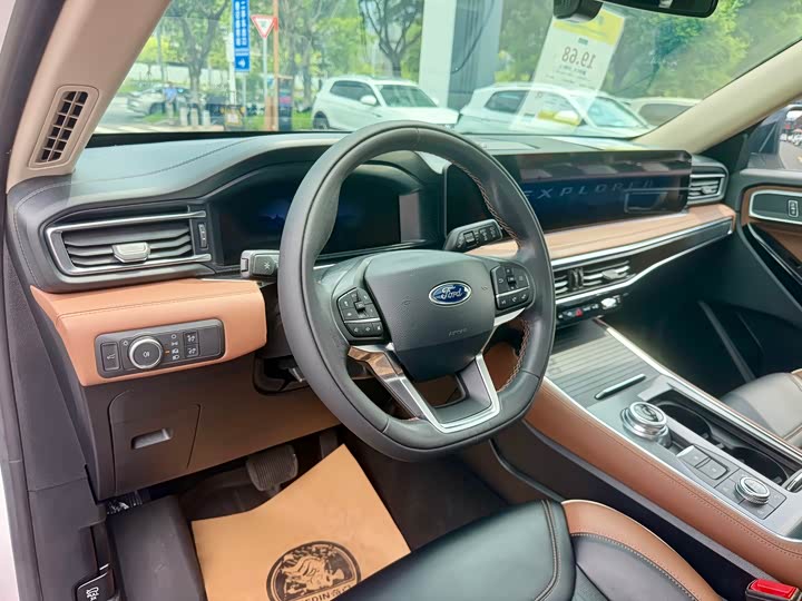 Ford Explorer, 2023 — фото 8 из 9