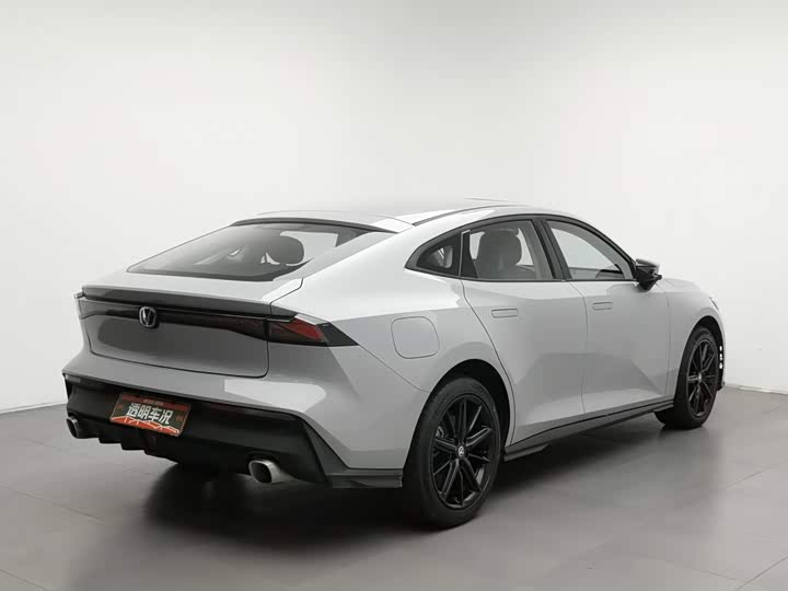 Changan UNI-V Hybrid, 2023 — фото 2 из 9