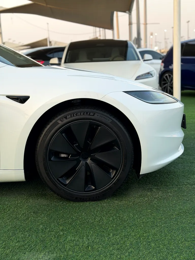 Tesla Model 3, 2024 — фото 9 из 10
