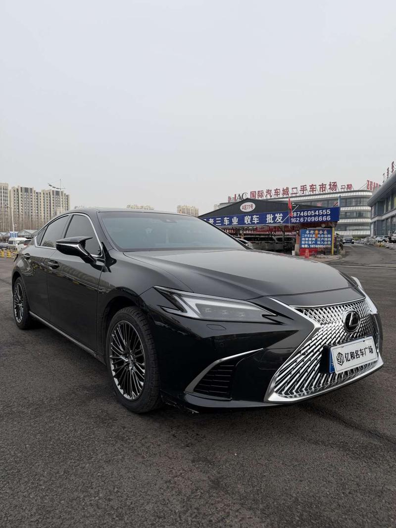 Lexus ES, 2024 — фото 3 из 8
