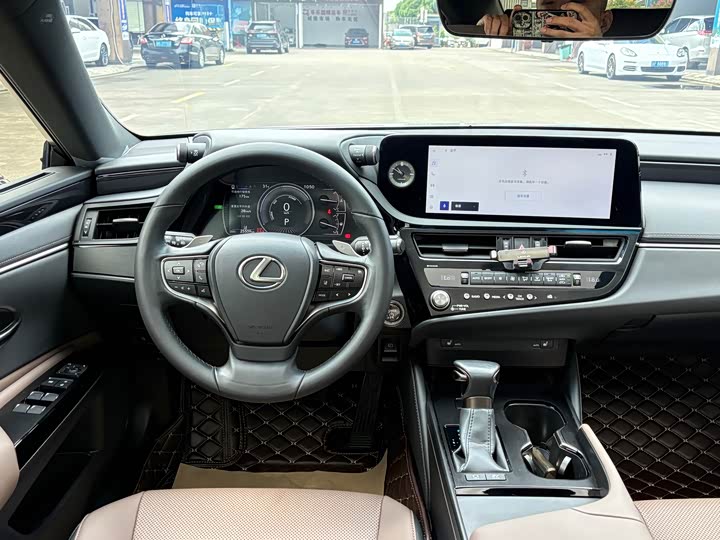 Lexus ES, 2023 — фото 6 из 9