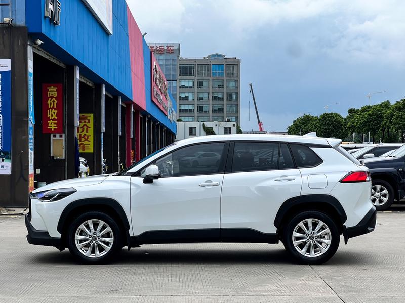Toyota Corolla Cross, 2024 — фото 4 из 12