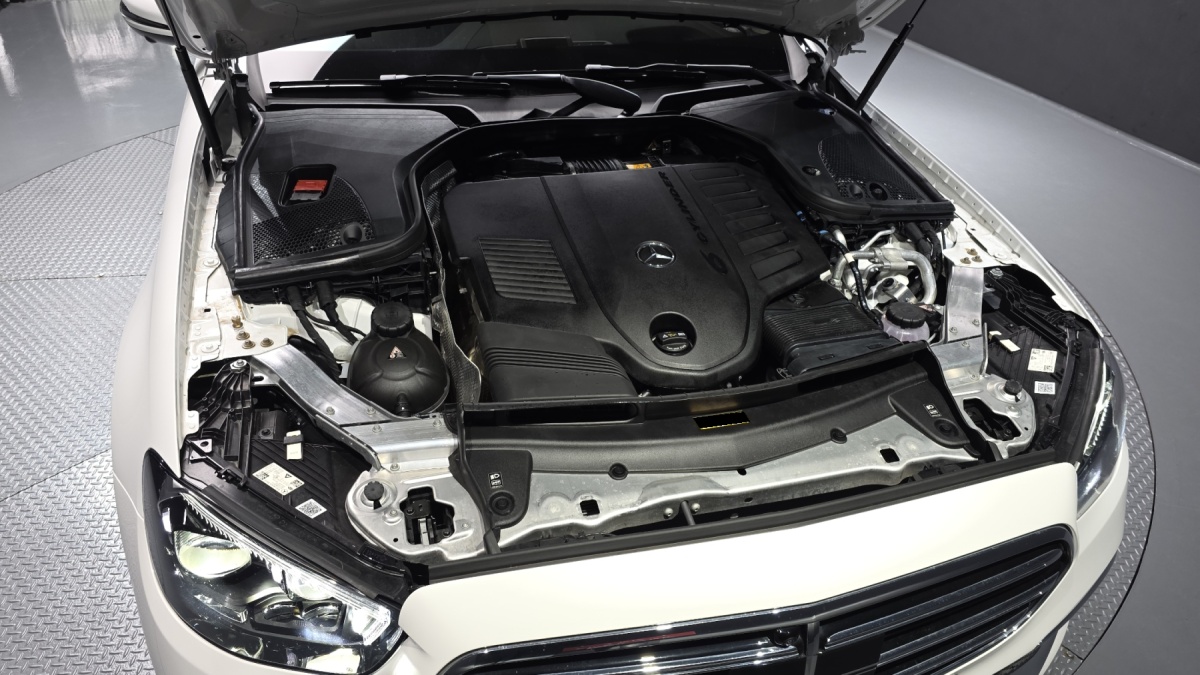 Mercedes-Benz E-Class, 2023 — фото 6 из 12