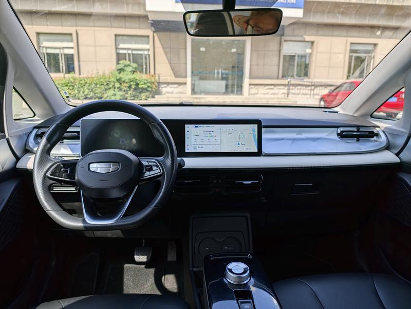Geely Geometry E Firefly, 2023 — фото 8 из 12