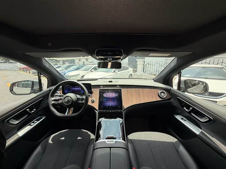 Mercedes-Benz EQE SUV, 2023 — фото 8 из 9