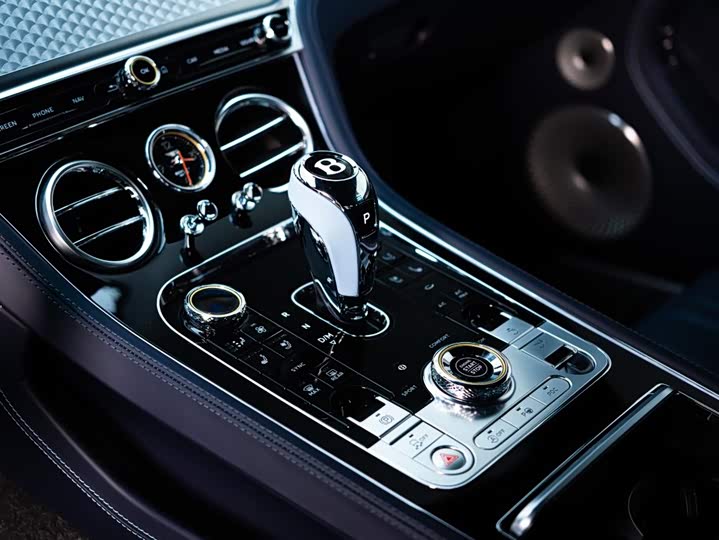 Bentley Continental GT, 2023 — фото 8 из 9