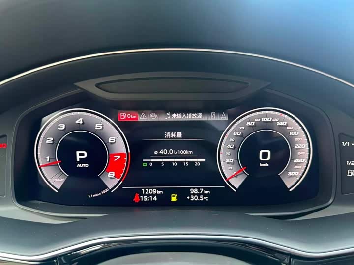 Audi SQ7, 2025 — фото 4 из 9