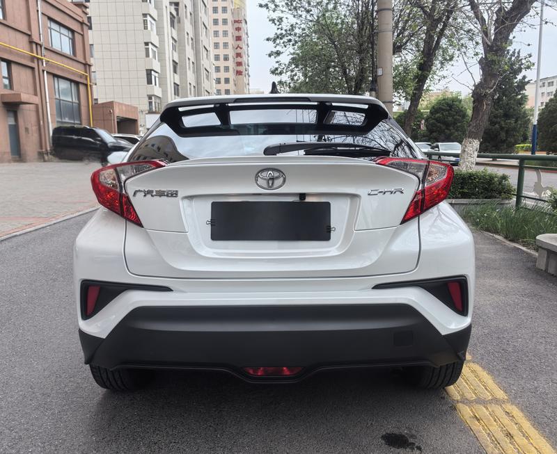 Toyota C-HR, 2023 — фото 5 из 12