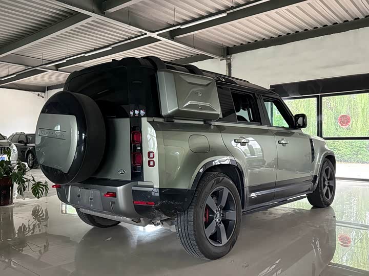 Land Rover Defender, 2023 — фото 8 из 9